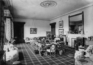 De zitkamer van de koningin, Balmoral Castle door English Photographer
